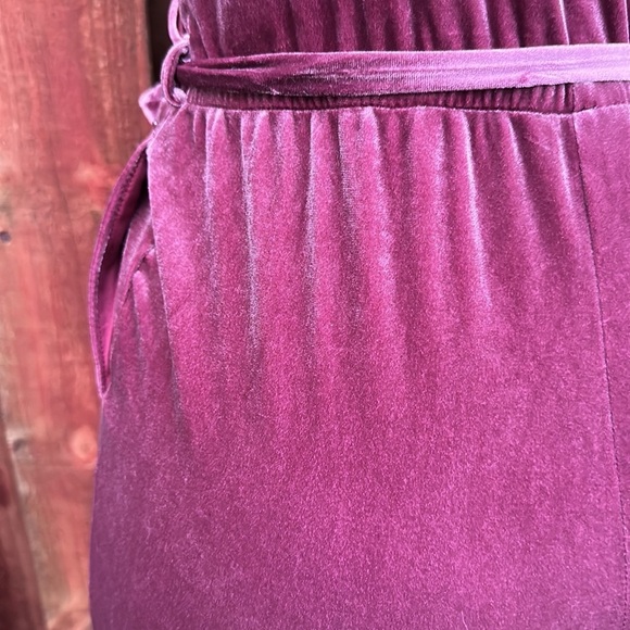 Guess Women’s Velvet Wrap Jumpsuit Burgundy Size S - Picture 11 of 14